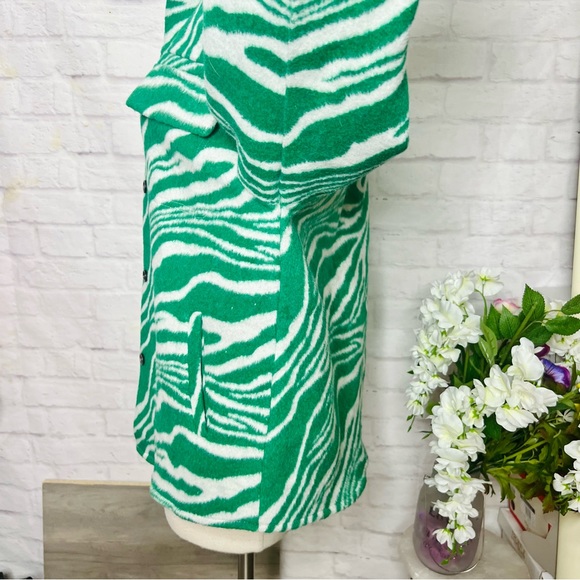 White & Green Zebra Shacket - Picture 7 of 14